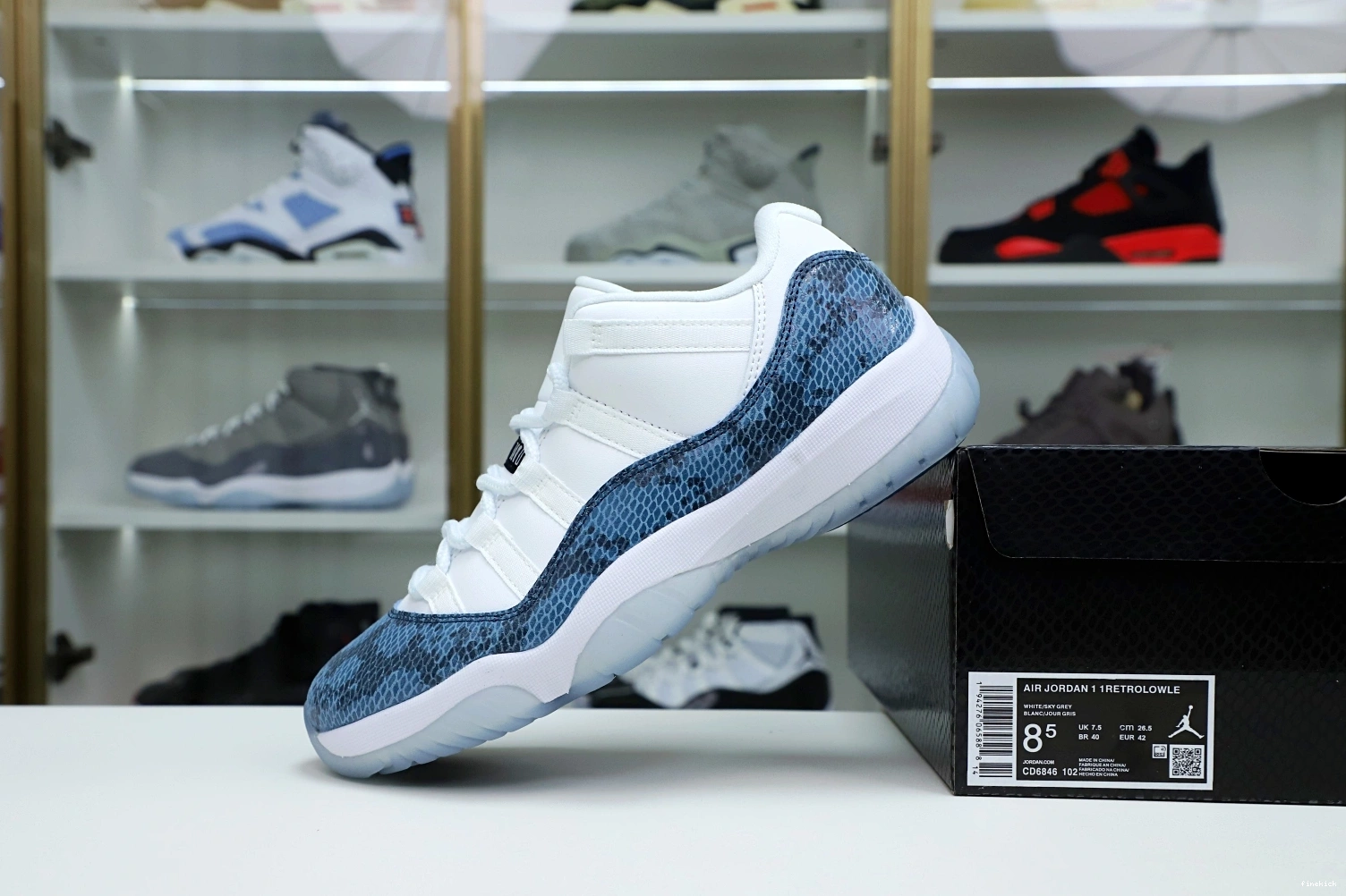 11 Jordan snakeskin” Jordan “navy Air 0116